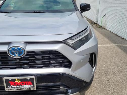 2023 Toyota RAV4 Hybrid SE