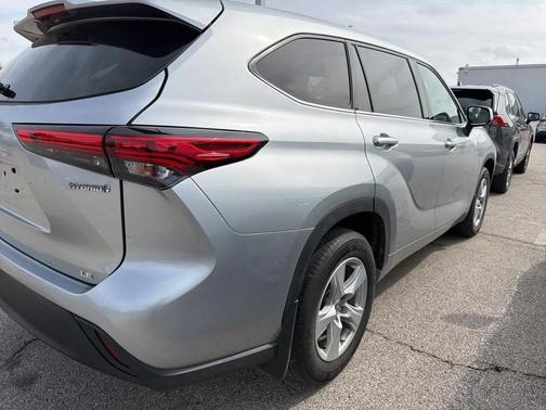 2022 Toyota Highlander Hybrid LE