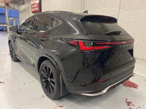 2023 Lexus NX 450h+ F SPORT Handling