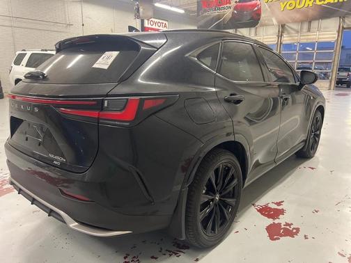 2023 Lexus NX 450h+ F SPORT Handling