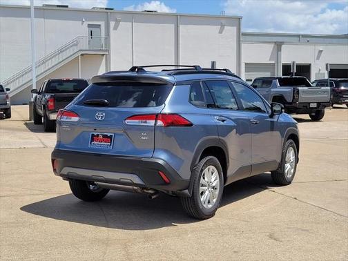 2025 Toyota Corolla Cross LE