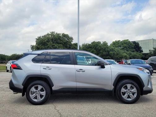2022 Toyota RAV4 Hybrid LE