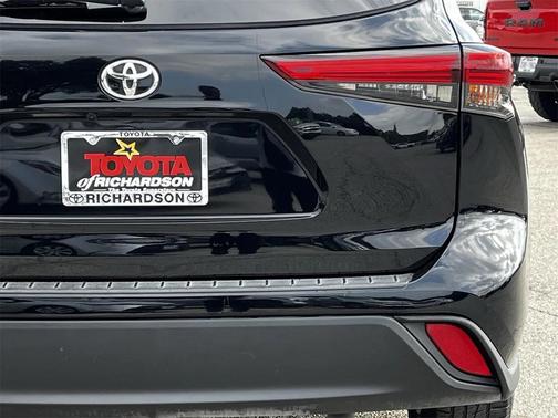 2022 Toyota Highlander L