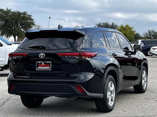 2022 Toyota Highlander L