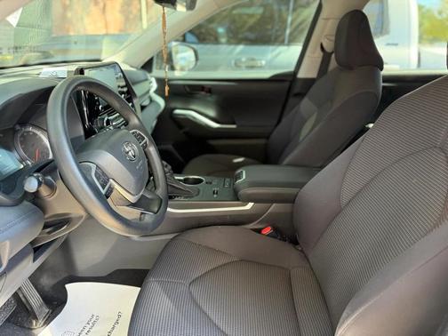 2022 Toyota Highlander L