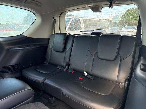 2022 INFINITI QX80 Luxe