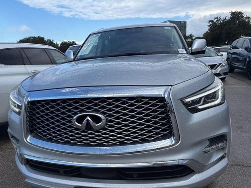 2022 INFINITI QX80 Luxe