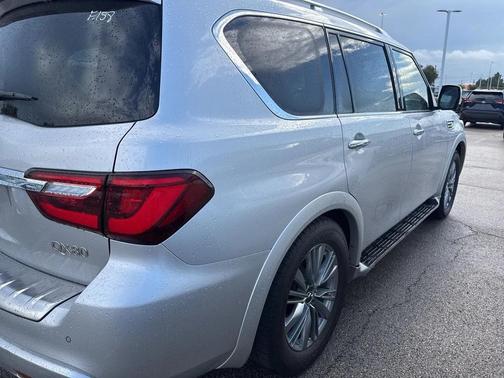 2022 INFINITI QX80 Luxe