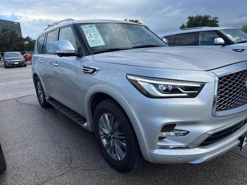 2022 INFINITI QX80 Luxe