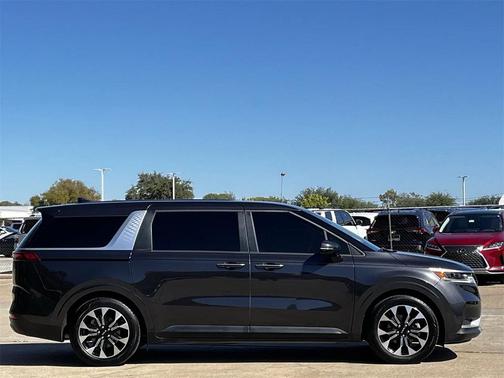 2024 Kia Carnival EX