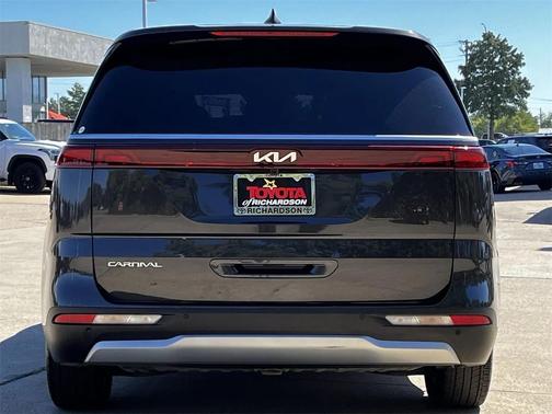 2024 Kia Carnival EX