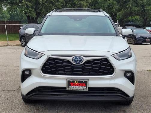 2022 Toyota Highlander Hybrid XLE