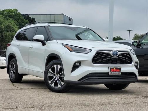 2022 Toyota Highlander Hybrid XLE