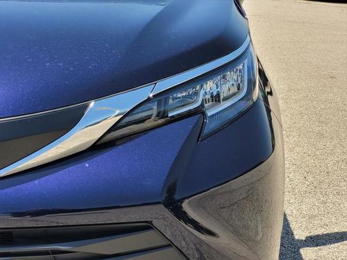2023 Toyota Sienna LE