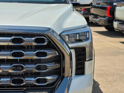 2025 Toyota Tundra Hybrid Platinum