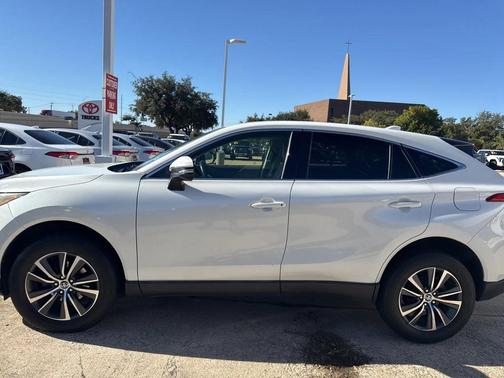 2021 Toyota Venza LE