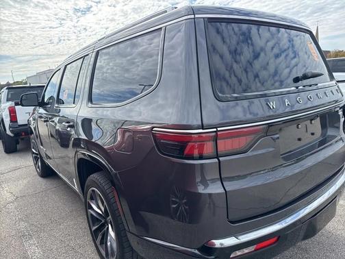 2022 Jeep Wagoneer Series III 4x2