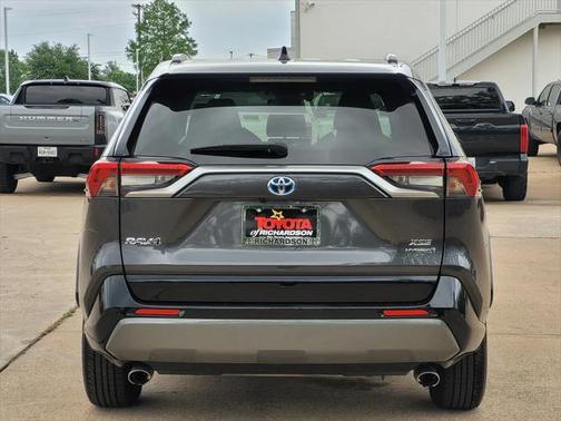 2019 Toyota RAV4 Hybrid SE