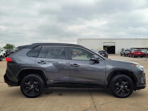 2019 Toyota RAV4 Hybrid SE