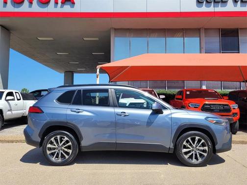 2023 Toyota Corolla Cross XLE