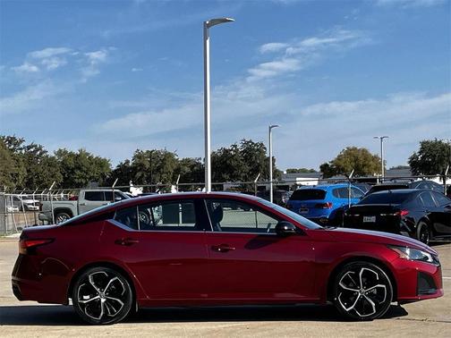 2024 Nissan Altima SR FWD