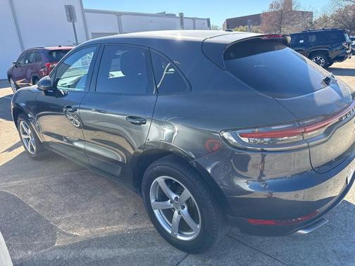 2020 Porsche Macan Base