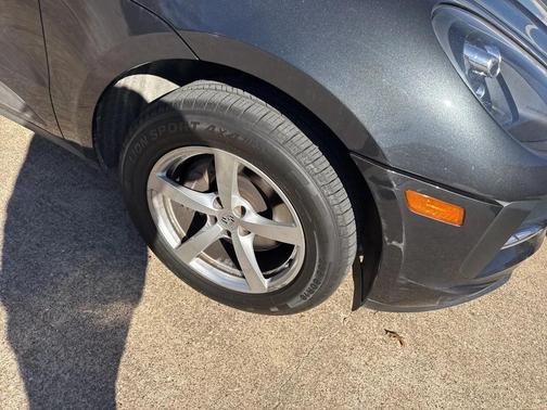 2020 Porsche Macan Base