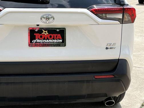 Ice Cap 2025 Toyota RAV4 Hybrid XLE