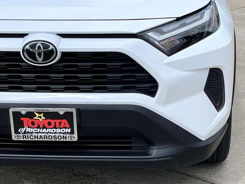 Ice Cap 2025 Toyota RAV4 Hybrid XLE