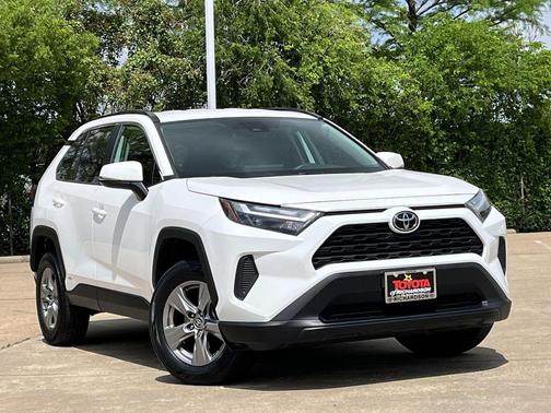 Ice Cap 2025 Toyota RAV4 Hybrid XLE
