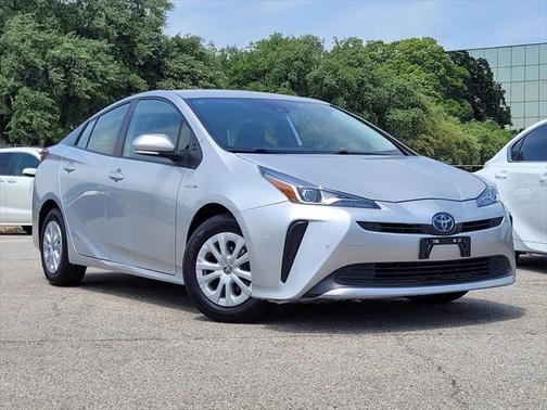 2021 Toyota Prius LE