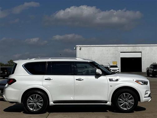 2018 INFINITI QX80 Base