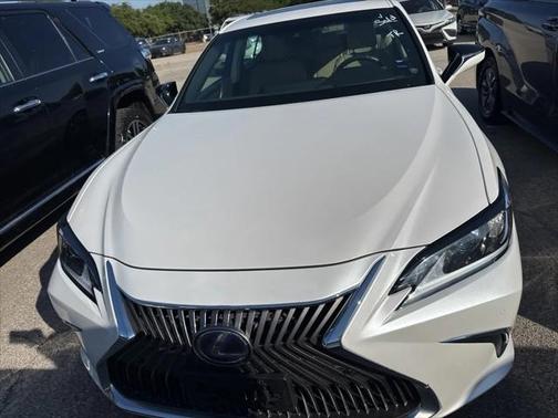 2020 Lexus ES 300h Premium