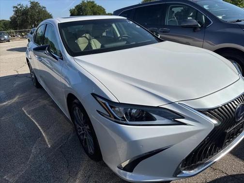 2020 Lexus ES 300h Premium