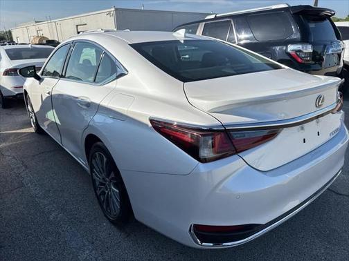2020 Lexus ES 300h Premium