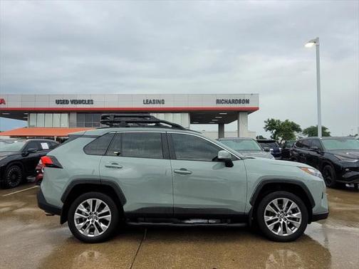 2022 Toyota RAV4 XLE Premium