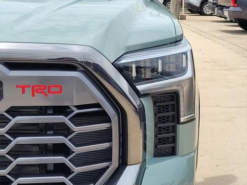 2025 Toyota Tundra Hybrid Platinum