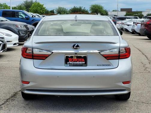 2018 Lexus ES 300h Base