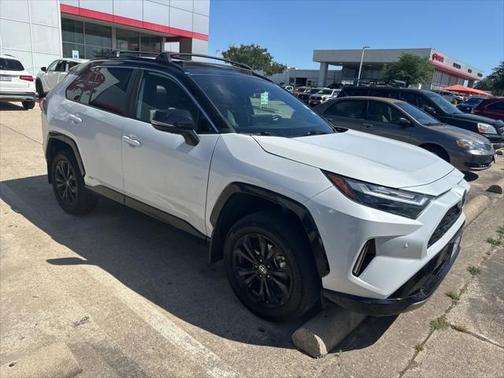2023 Toyota RAV4 Hybrid SE