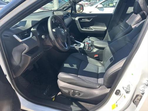 2023 Toyota RAV4 Hybrid SE