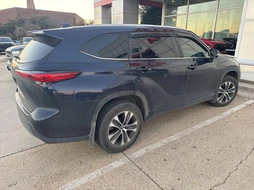 2023 Toyota Highlander Hybrid XLE