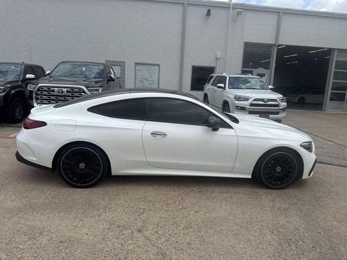 MANUFAKTUR Moonlight White Metallic 2024 Mercedes-Benz CLE 300 4MATIC Coupe