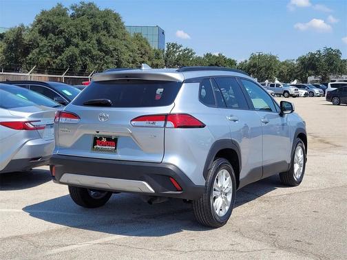 2024 Toyota Corolla Cross LE