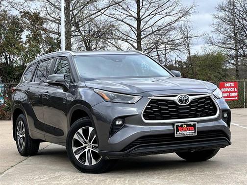2023 Toyota Highlander XLE