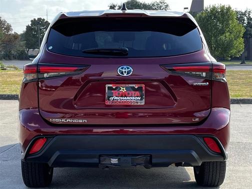 2024 Toyota Highlander Hybrid LE