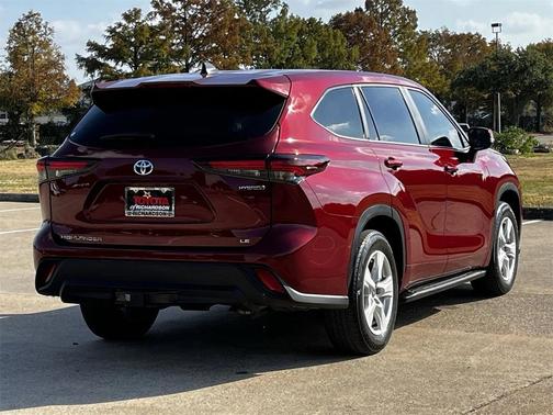 2024 Toyota Highlander Hybrid LE