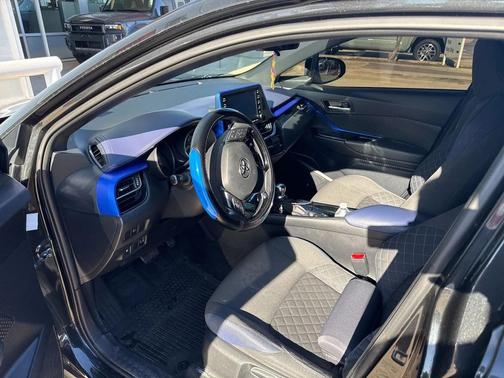 2021 Toyota C-HR XLE