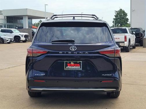 2025 Toyota Sienna Platinum 7 Passenger