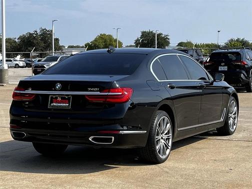 2019 BMW 740 740i