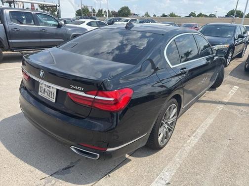 2019 BMW 740 740i